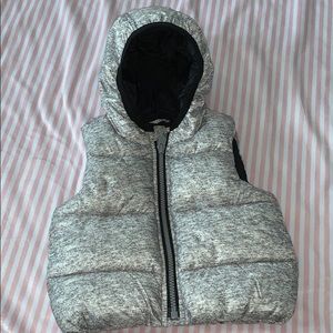 Gap puffer vest